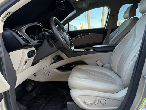 Used 2017 Lincoln MKX Reserve FWD image 36