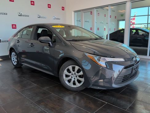 Used 2024 Toyota Corolla LE FWD image 2