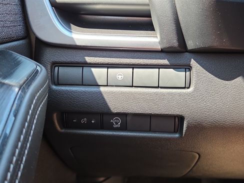 Used 2023 Nissan Rogue SV FWD image 25