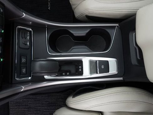 Used 2020 Subaru Ascent Limited w/ Technology Package image 31