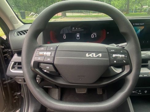Used 2025 Kia K4 FWD image 14