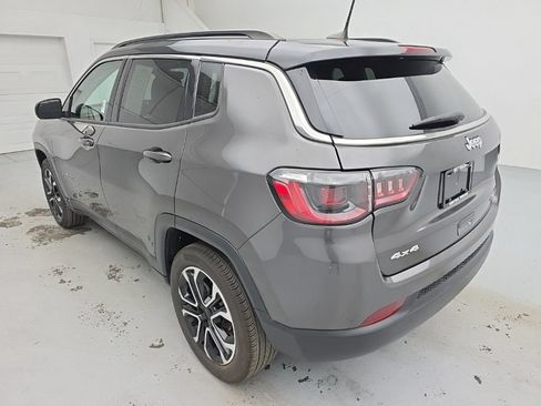 Used 2022 Jeep Compass Limited w/ Sun and Sound Group AWD/4WD image 10