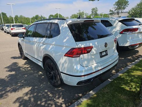 Used 2024 Volkswagen Tiguan SE R-Line AWD/4WD image 2
