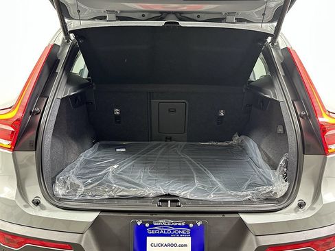 Used 2026 Volvo XC40 B5 Plus w/ Protection Package Premier AWD/4WD image 16