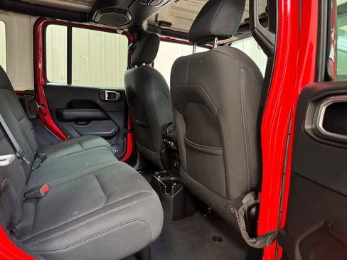Used 2019 Jeep Wrangler Unlimited Sahara AWD/4WD image 23