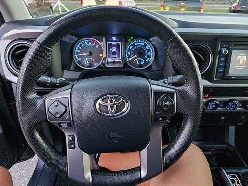 Used 2017 Toyota Tacoma SR5 w/ Tow Package image 23