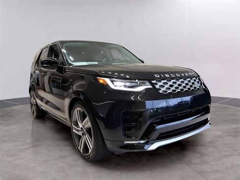 Used 2025 Land Rover Discovery Metropolitan Edition image 6