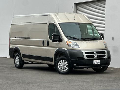 Used 2017 RAM ProMaster 2500 w/ Mopar Trailer Tow Group FWD image 2