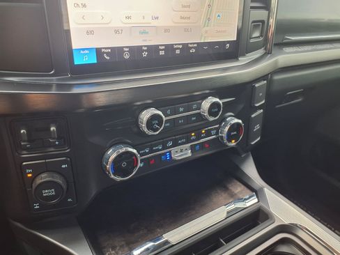 Used 2024 Ford F250 Lariat w/ Black Appearance Package AWD/4WD image 16