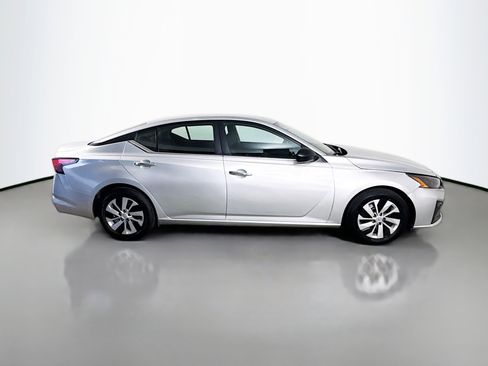 Used 2024 Nissan Altima 2.5 S image 11