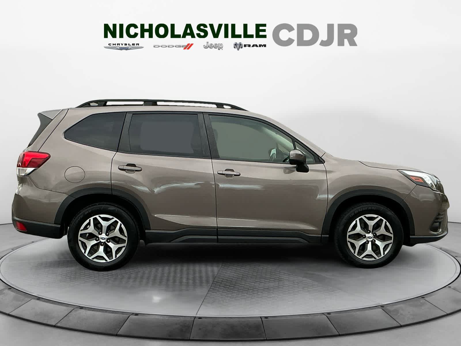 Used 2022 Subaru Forester Premium AWD/4WD image 6