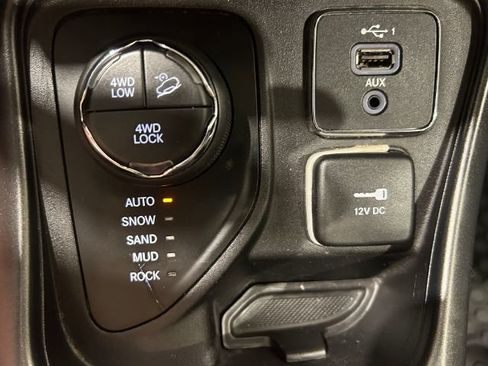 Used 2021 Jeep Compass Trailhawk AWD/4WD image 26
