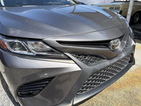 Used 2019 Toyota Camry SE FWD image 4