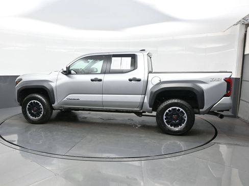 Used 2024 Toyota Tacoma TRD Off-Road AWD/4WD image 3