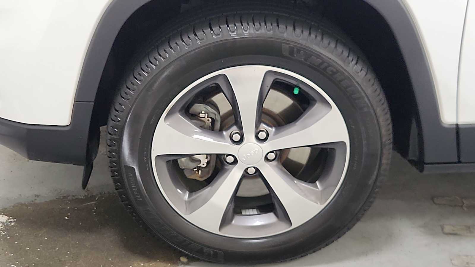 Used 2020 Jeep Cherokee Limited AWD/4WD image 10