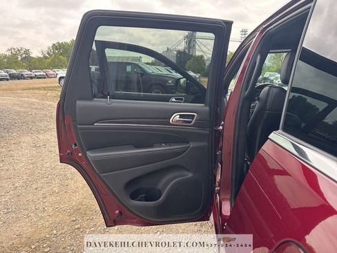 Used 2016 Jeep Grand Cherokee Overland w/ Advanced Technology Group image 19