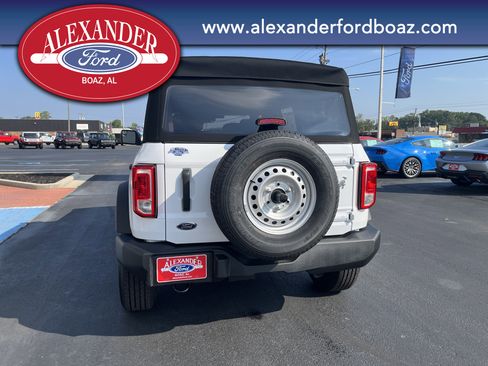 New 2025 Ford Bronco 4-Door image 6