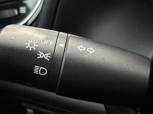 Used 2014 MAZDA MAZDA3 i Sport image 39