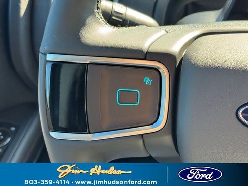 New 2025 Ford Expedition Active image 32