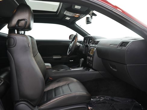 Used 2014 Dodge Challenger R/T RWD image 11