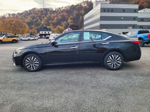 Used 2024 Nissan Altima 2.5 SV image 5