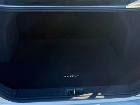 Used 2021 Nissan Versa SV image 7