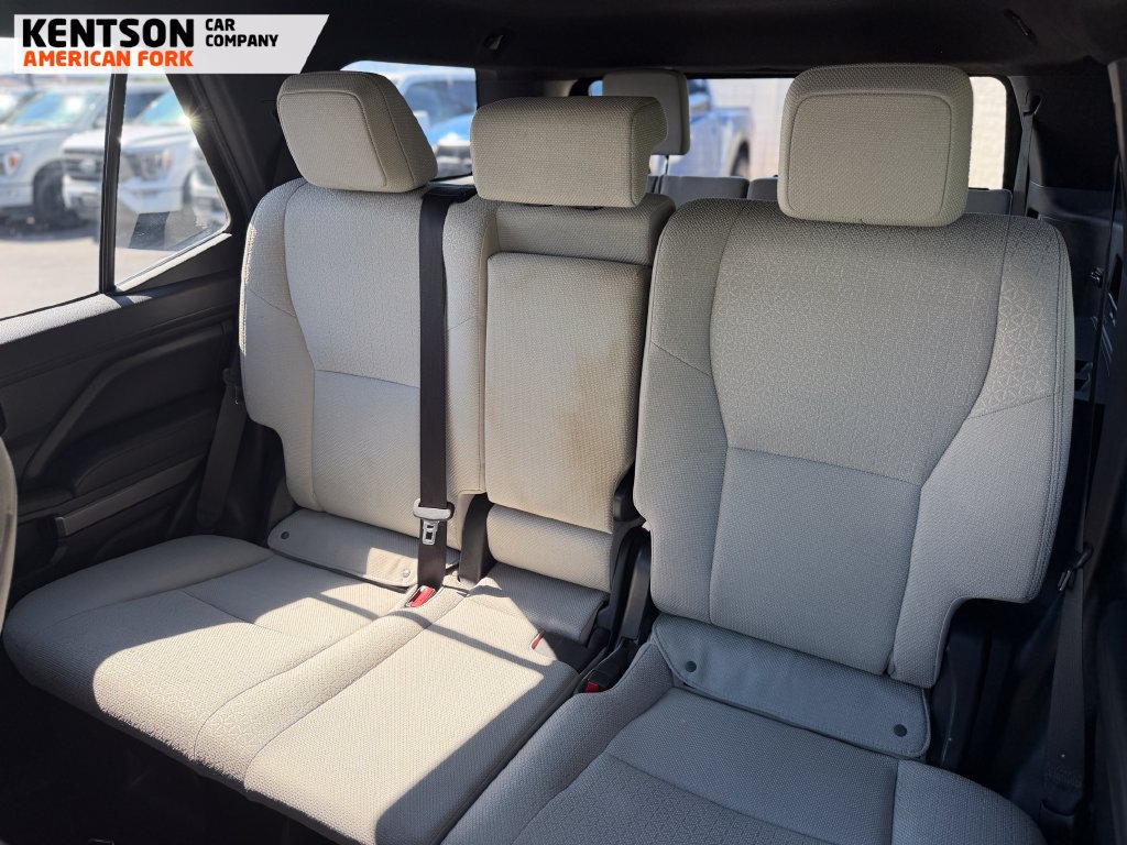 Used 2025 Toyota 4Runner SR5 AWD/4WD image 28