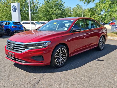 Certified 2022 Volkswagen Passat 2.0T FWD image 3