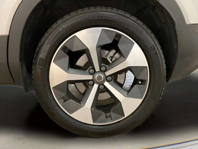 Used 2025 Volvo XC40 B5 Plus AWD/4WD image 96