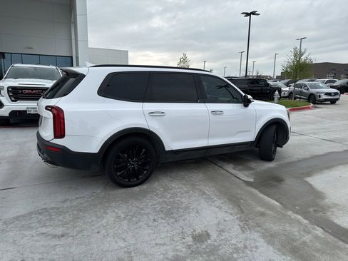Used 2022 Kia Telluride SX w/ Towing Package image 2