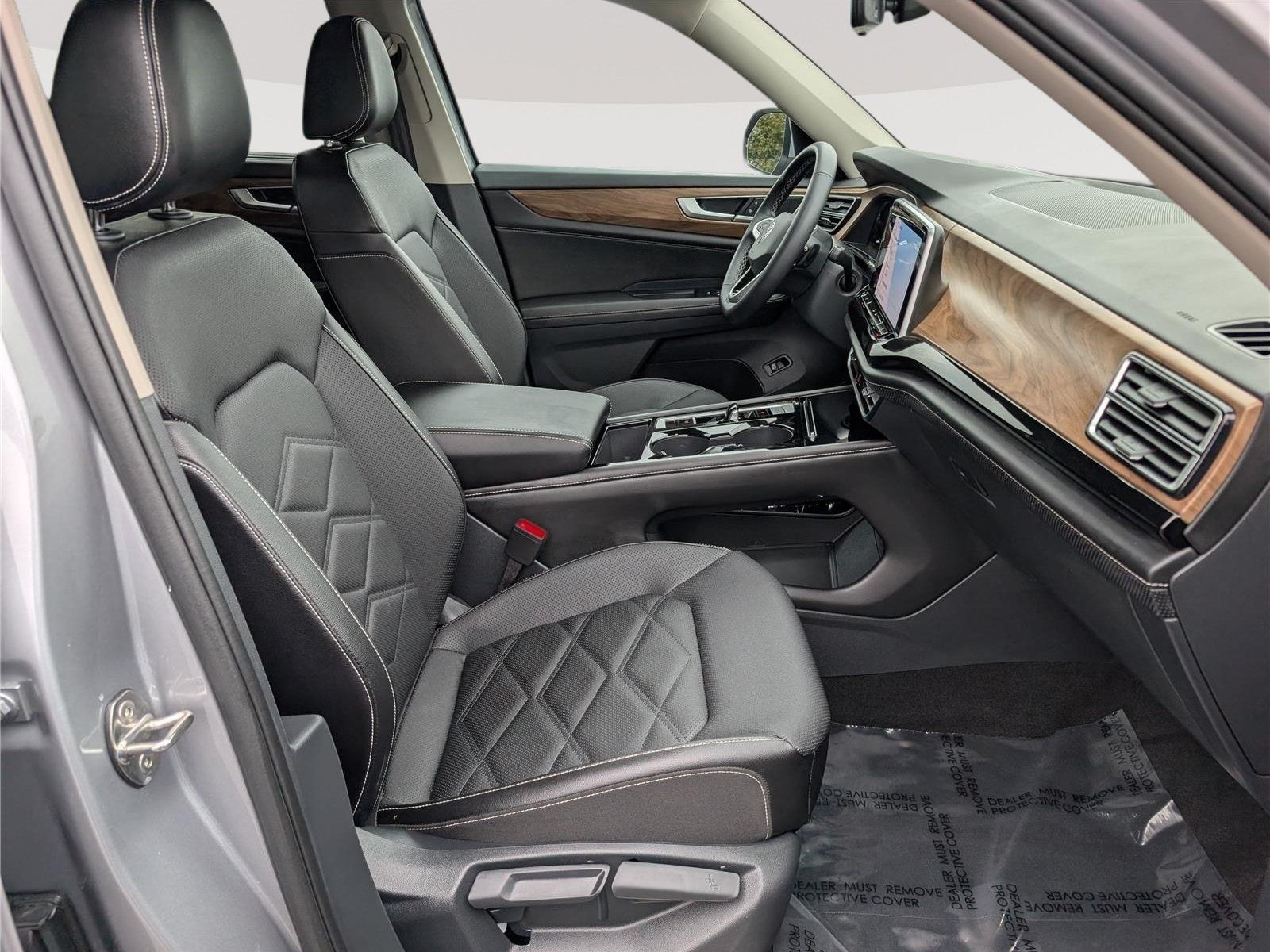 Used 2024 Volkswagen Atlas SE AWD/4WD image 11