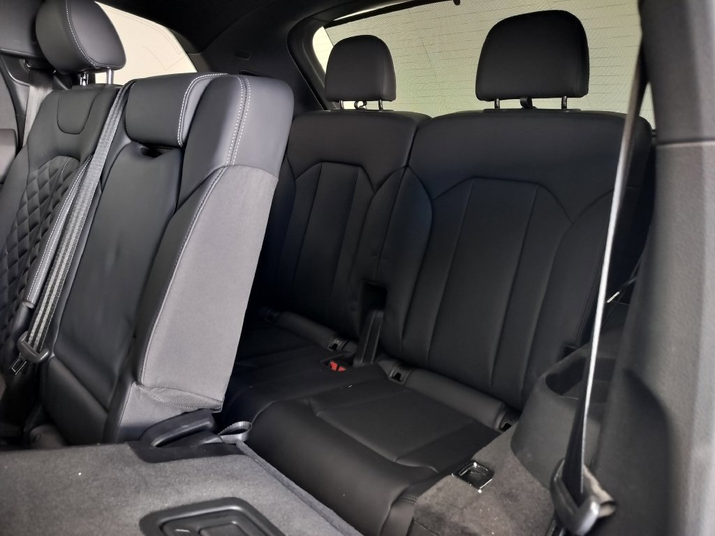 Used 2025 Audi SQ7 Premium Plus w/ Executive Package AWD/4WD image 22