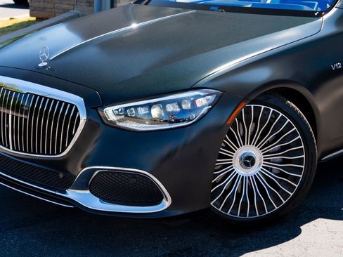 Used 2023 Mercedes-Benz Maybach S 680 4MATIC w/ Manufaktur Leather Package image 3