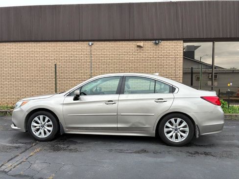 Used 2017 Subaru Legacy 2.5i Premium w/ Moonroof Package AWD/4WD image 8