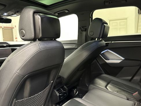 Used 2022 Audi Q3 2.0T Premium image 17