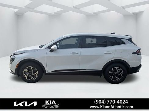 Used 2025 Kia Sportage LX FWD image 6