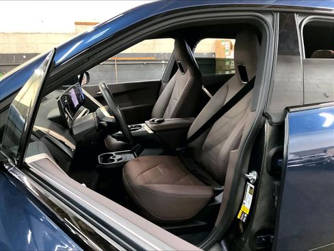 Used 2023 BMW iX xDrive50 image 26