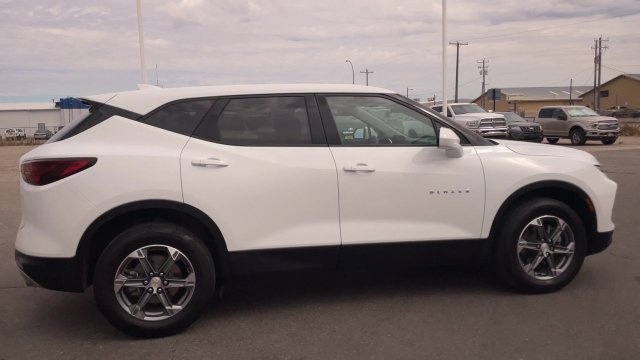 Used 2024 Chevrolet Blazer LT AWD/4WD image 2