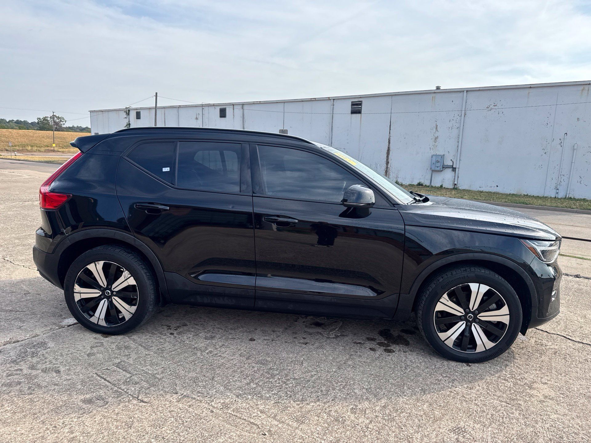 Used 2023 Volvo XC40 Recharge Plus w/ Protection Package Premier AWD/4WD image 5