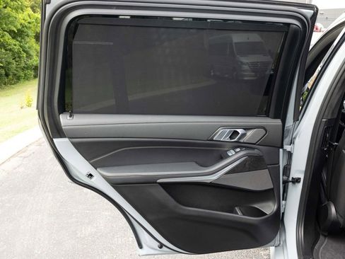 Used 2023 BMW X7 xDrive40i w/ M Sport Package AWD/4WD image 45