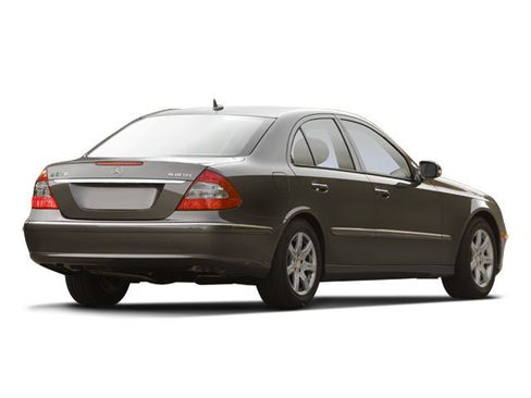 Used 2009 Mercedes-Benz E 350 4MATIC Sedan image 2