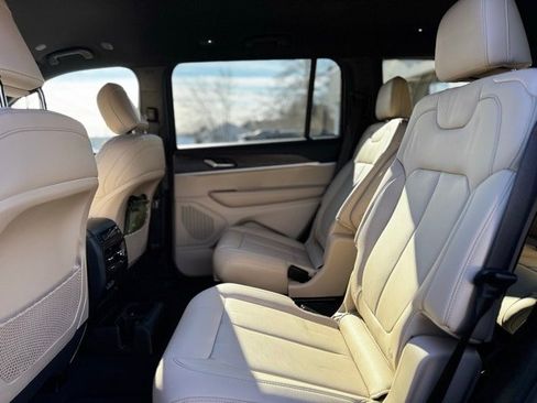 Used 2023 Jeep Grand Cherokee L Limited image 16