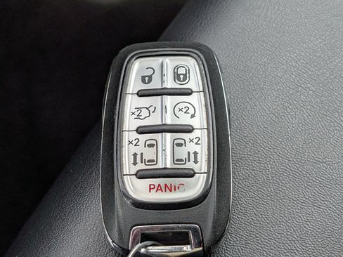 Used 2024 Chrysler Pacifica Touring-L FWD image 30