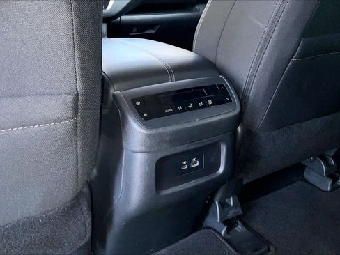 Used 2025 Nissan Pathfinder SV image 32