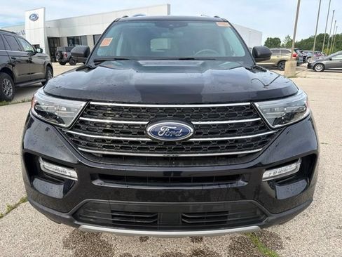 Used 2024 Ford Explorer XLT w/ Equipment Group 202A AWD/4WD image 9