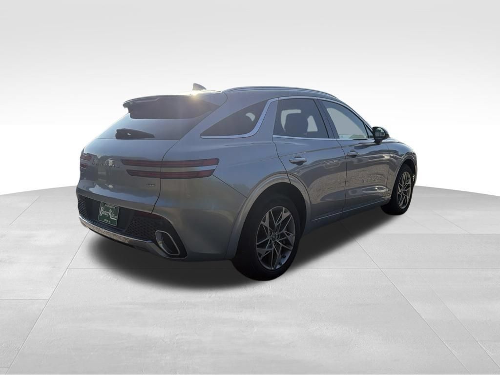 Used 2025 Genesis GV70 2.5T AWD/4WD image 4