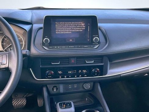 Used 2024 Nissan Rogue SV image 10