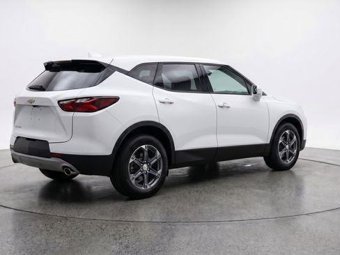 Used 2025 Chevrolet Blazer LT FWD image 9