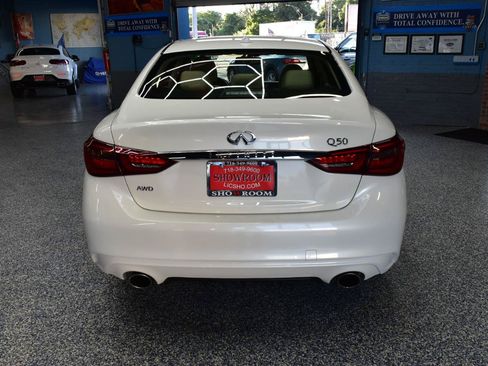 Used 2019 INFINITI Q50 Luxe w/ Essential Package (3.0T Luxe) AWD/4WD image 4