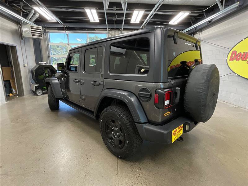 Used 2018 Jeep Wrangler Unlimited Sport AWD/4WD image 3